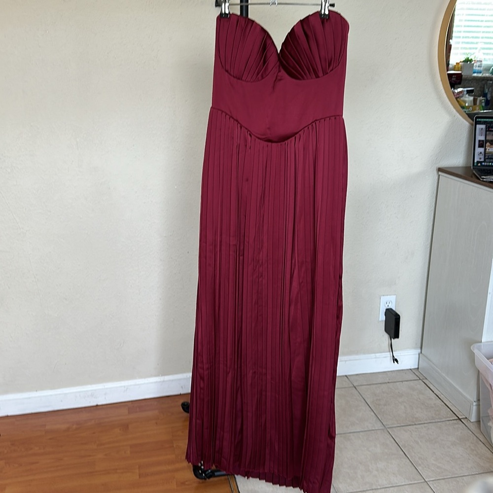 House of CB L D-DD 'Marcella' Berry pleated georgette maxi dress NWOT - Picture 5 of 14